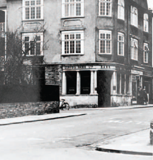 the North View, Bristol, branch of a Ldlosayddss Bank which was raided by Poles Roman Redel and Zwigniew Gower.